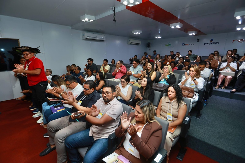 Assistência social como política de estado, defende Omar Aziz em encontro com secretários municipais do Amazonas