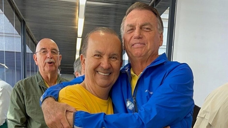 Jorginho Mello faz visita “cordial” a Bolsonaro e detalha acordo sobre vaga de SC ao Senado