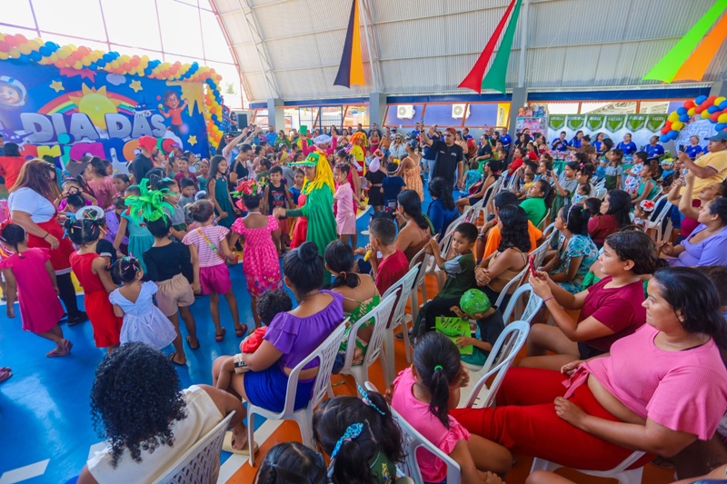 Espetáculo do Rei Leão e programação nas escolas marcam o Dia das Crianças em Coari