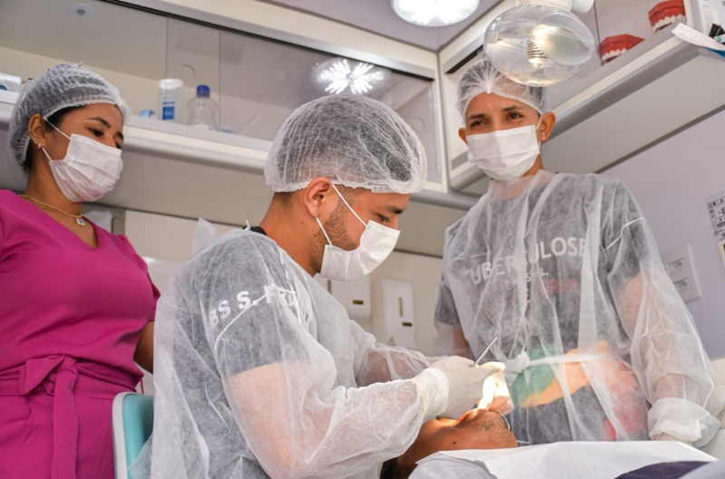 Tefé avança na saúde com a inauguração da Unidade Odontológica Móvel