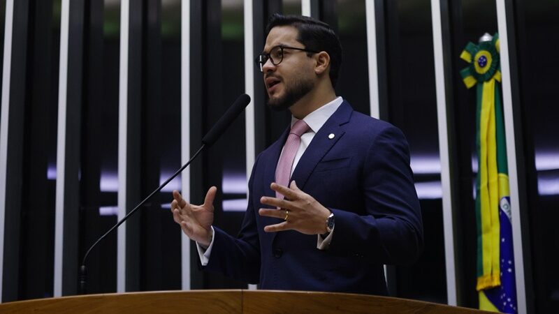 Projeto relatado por Adail Filho é aprovado por unanimidade na Câmara e garante mamografia anual a partir dos 40 anos