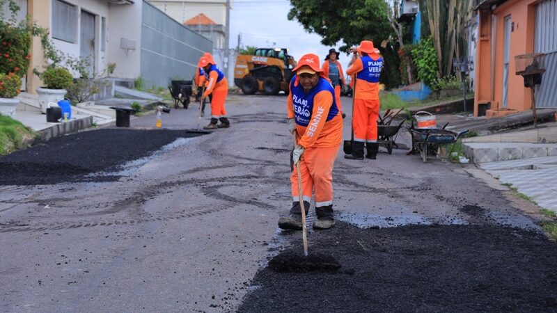 ‘Plano de Verão’ avança no bairro Cidade de Deus com serviços de recuperação asfáltica