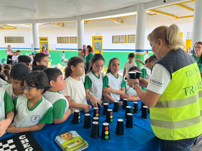 Crianças de escola da Prefeitura de Manaus participam de bate-papo sobre educação para o trânsito