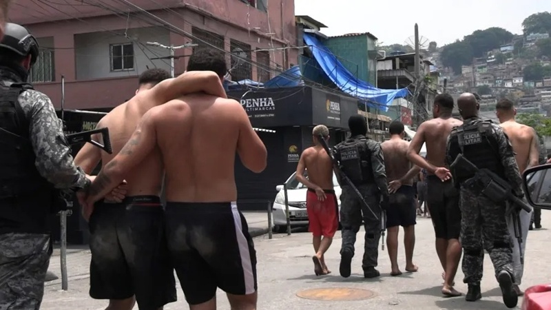 Rio entra em estágio 2 durante guerra contra o Comando Vermelho