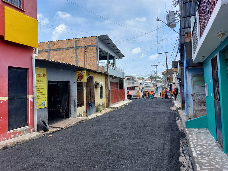 Prefeitura de Manaus reforça infraestrutura com manutenção asfáltica no bairro Zumbi dos Palmares