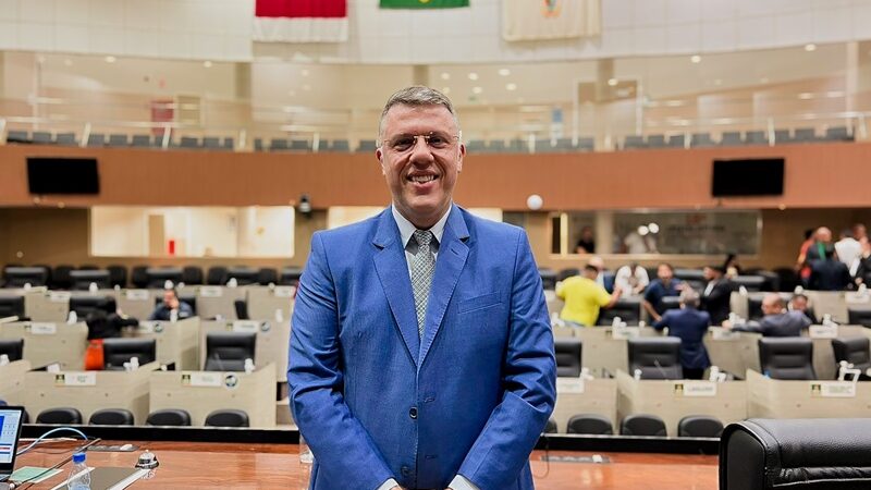 Câmara de Manaus homenageia biomédicos em Reunião Solene