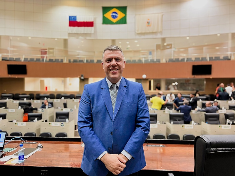 Câmara de Manaus homenageia biomédicos em Reunião Solene