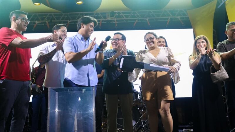 Festa dos Professores celebra educadores com música, prêmios e reconhecimento em Coari