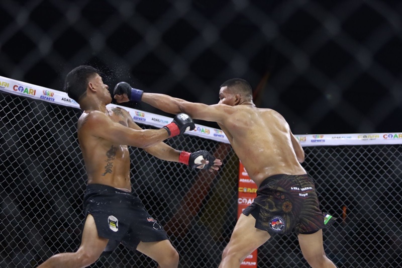 Coari Fight Night lota arena e coloca talentos locais no radar internacional