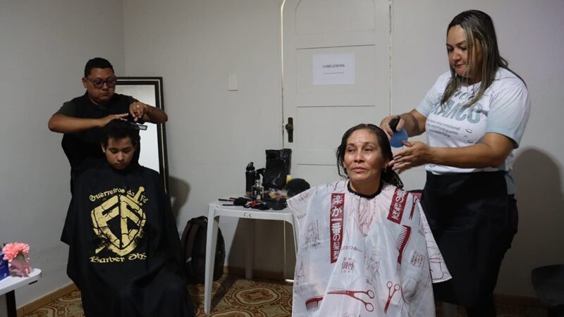 Janeiro Branco: ação da Prefeitura de Itacoatiara no CAPS oferece corte de cabelo, hidroginástica, massoterapia e outros serviços