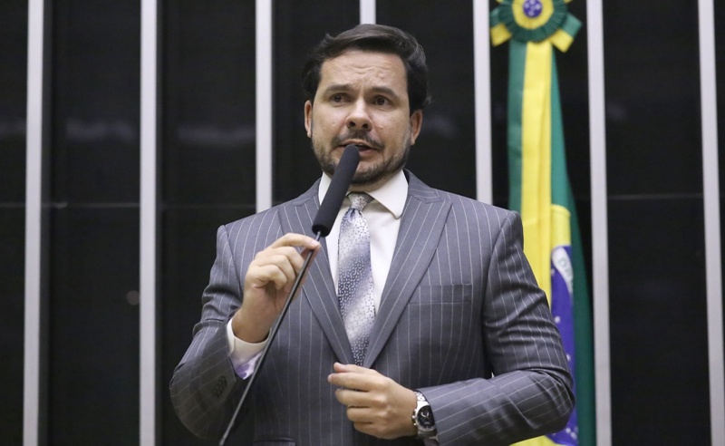 Deputado Federal Capitão Alberto Neto defende internet de qualidade para escolas, hospitais e comunidades da Amazônia