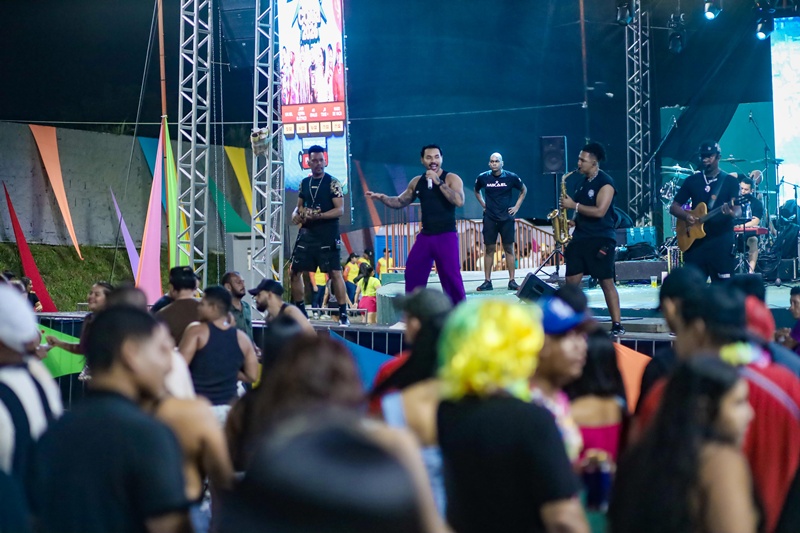 Carnaval Coari 2026 encerra com três noites de programação diversificada, segurança reforçada e participação das famílias