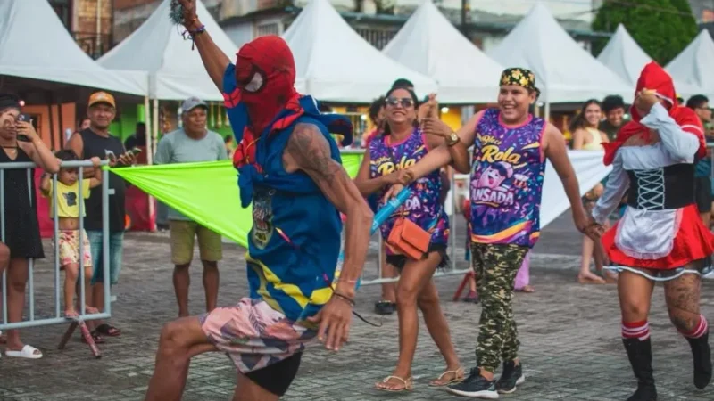 Blocos de rua tomam conta de Tefé e transformam a cidade em um verdadeiro espetáculo de alegria e tradição
