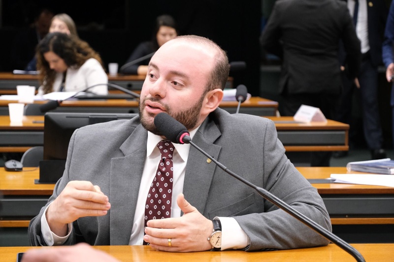 Fausto Jr. relata e comissão aprova proibição de telemarketing em áreas de calamidade