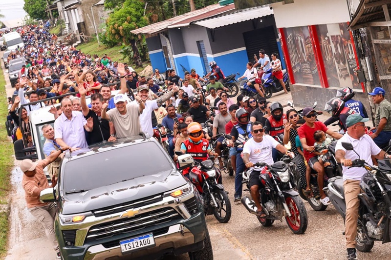 Eduardo Braga entrega obras, fortalece a saúde e acompanha serviços no Alto Solimões