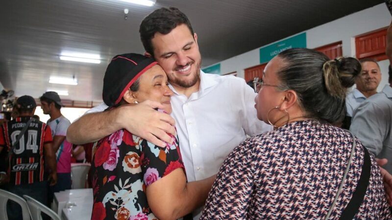 Prefeito Renato Junior realiza primeiro ato da gestão próximo ao povo no mercado municipal Adolpho Lisboa e visita feiras do Centro