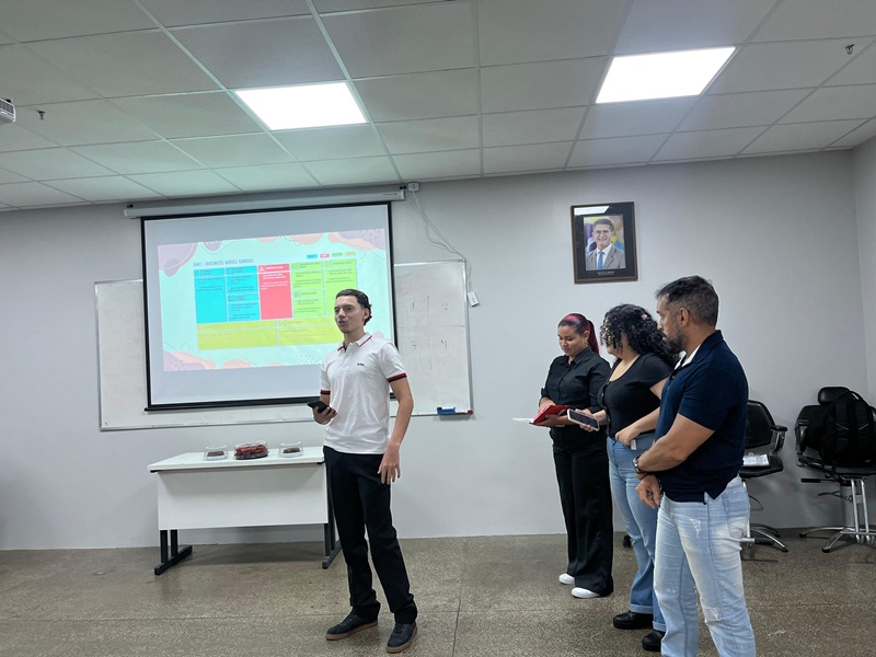Prefeitura de Manaus divulga lista de selecionados para minicurso ‘Elaboração Curricular + Treinamento para Entrevistas de Emprego’