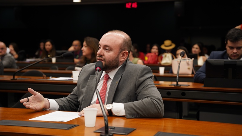 Conta de luz e apagões: Fausto Jr. exige explicações da nova empresa de energia