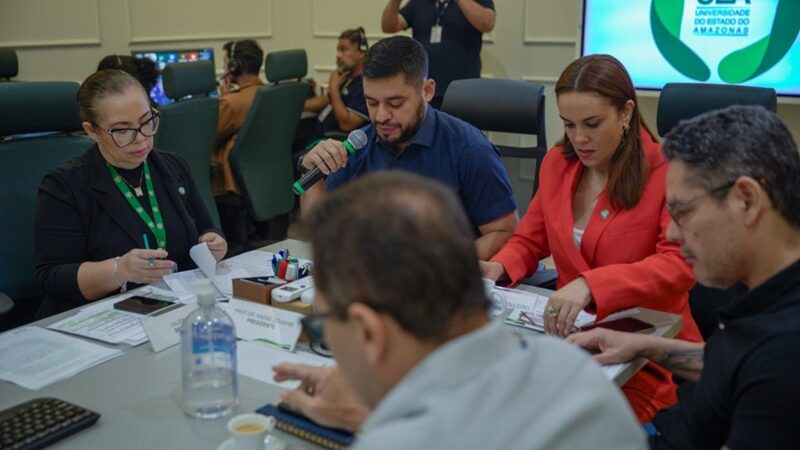 Com aprovação para criação de pós-graduações e programas de residência, Conselho Universitário da UEA realiza 1ª reunião ordinária de 2026