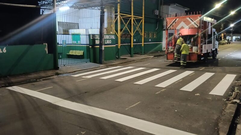 Prefeitura de Manaus amplia sinalização viária em diferentes zonas para organizar trânsito e salvar vidas 
