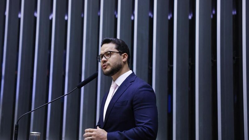 Deputado Adail Filho vota a favor da PEC do fim da escala 6×1 e destaca impacto no Amazonas