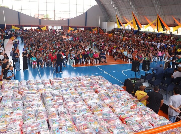 Segunda entrega do “Coari Comida na Mesa” beneficia 5 mil famílias da zona urbana