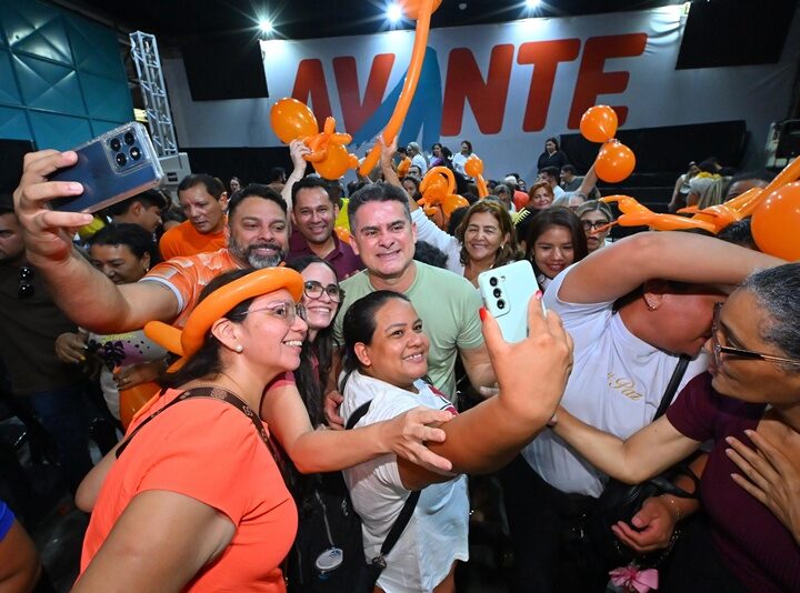 David Almeida reúne profissionais da educação infantil e especial para consolidar propostas do plano de governo